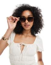 Gafas de sol doradas con montura angular de metal Lanzarote de Topshop