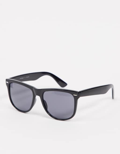 Gafas de sol grandes en negro de AJ Morgan 