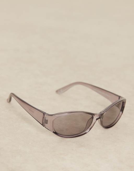 Gafas de sol gris cristalino de estilo deportivo con lentes ahumadas para festivales de ASOS DESIGN