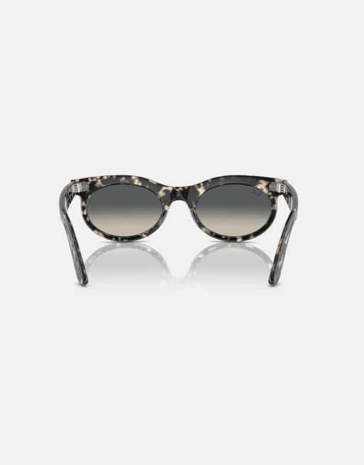 Gafas de sol gris Habana ovaladas con lentes grises Wayfarer de Ray-Ban, 2 de 3
