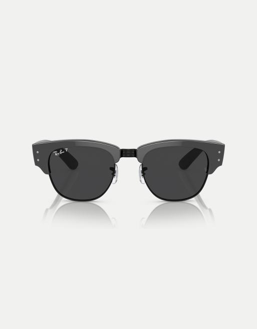 Gafas de sol grises con lentes negras polarizadas Clubmaster Mega de Ray-Ban, 3 de 4