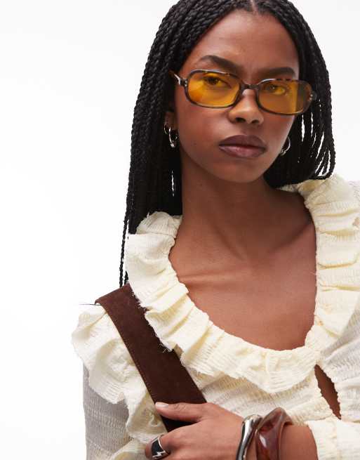Gafas de sol marrón claro efecto carey redondas con lentes amarillas Madeira de Topshop, 3 de 3