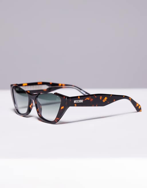 Gafas de sol marrón Havana efecto carey estilo ojos de gato de Moschino, 2 de 3