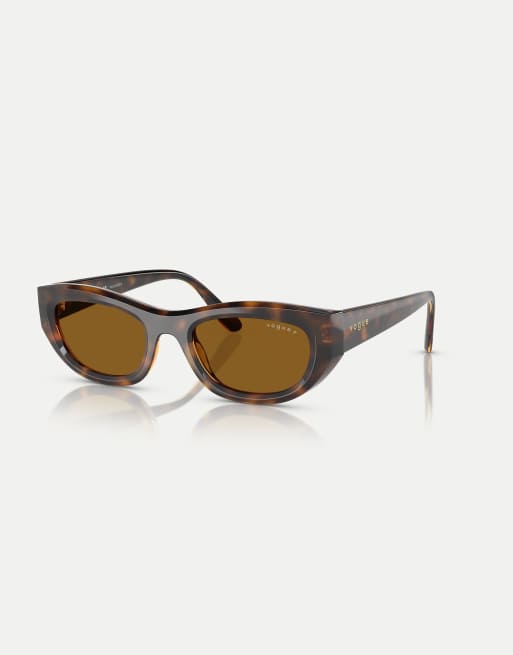 Gafas de sol marrón total Habana estilo ojos de gato con lentes marrones polarizadas de Vogue, 3 de 4