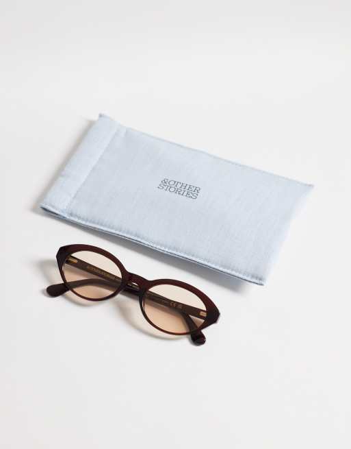 Gafas de sol marrones efecto carey con montura fina ovalada y funda de lino de & Other Stories, 2 de 3