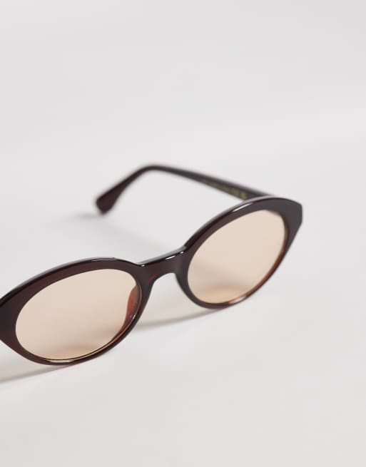 Gafas de sol marrones efecto carey con montura fina ovalada y funda de lino de & Other Stories, 3 de 3
