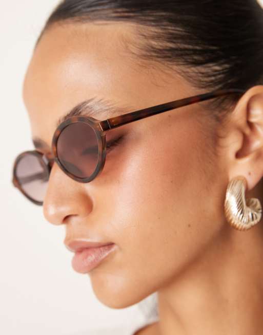 Gafas de sol marrones efecto carey estrechas ovaladas de ASOS DESIGN