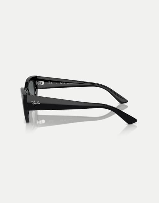 Gafas de sol negras con montura irregular y lentes grises polarizadas Zena de Ray-Ban, 2 de 3