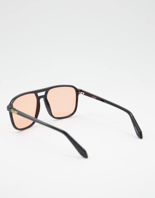 Gafas de sol negras de estilo aviador con lentes naranjas On The Fly de Quay, 3 de 4