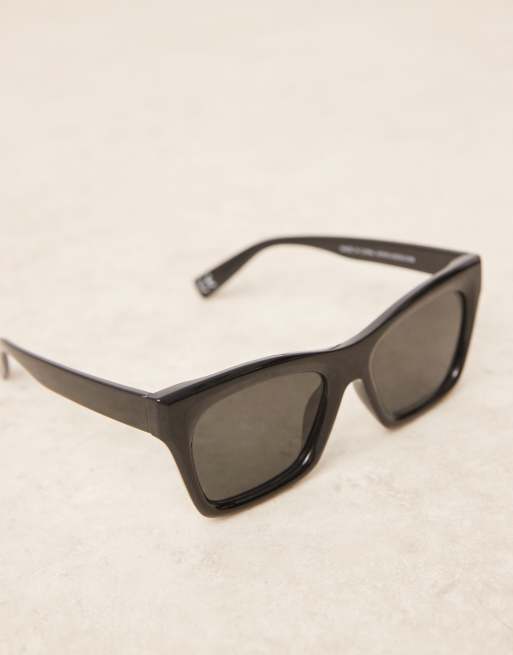 Gafas de sol negro brillante con montura biselada estilo ojos de gato de ASOS DESIGN, 2 de 3