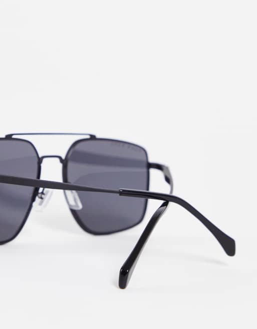 Gafas de sol negro mate con montura cuadrada de estilo aviador de Hugo Boss, 3 de 4