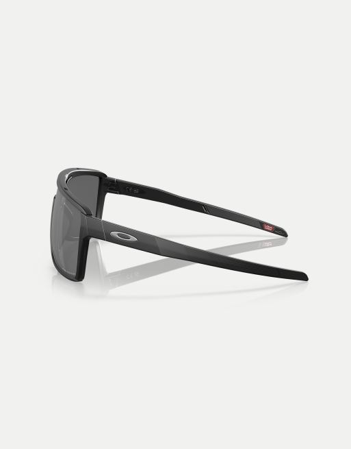 Gafas de sol negro mate rectangulares con lentes grises polarizadas efecto espejo Castel de Oakley, 2 de 4