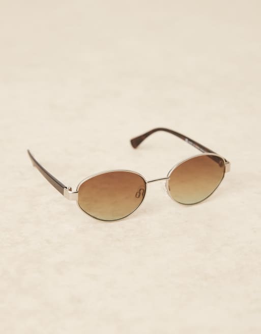 Gafas de sol plateadas ovaladas de metal con patillas efecto carey y lentes verdes degradadas de ASOS DESIGN