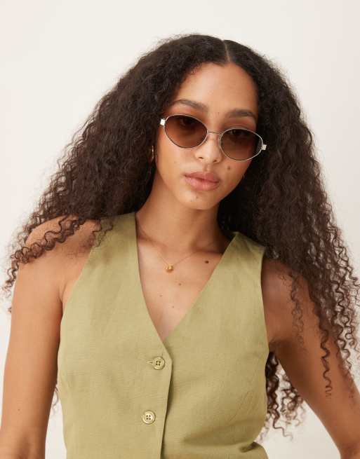 Gafas de sol plateadas ovaladas de metal con patillas efecto carey y lentes verdes degradadas de ASOS DESIGN