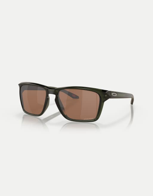 Gafas de sol verde oliva rectangulares con lentes marrones efecto espejo Sylas de Oakley, 3 de 3