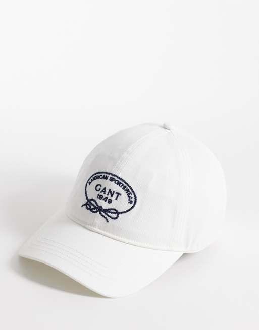GANT – Äggskalsvit keps i bomullstwill med vintagelogga