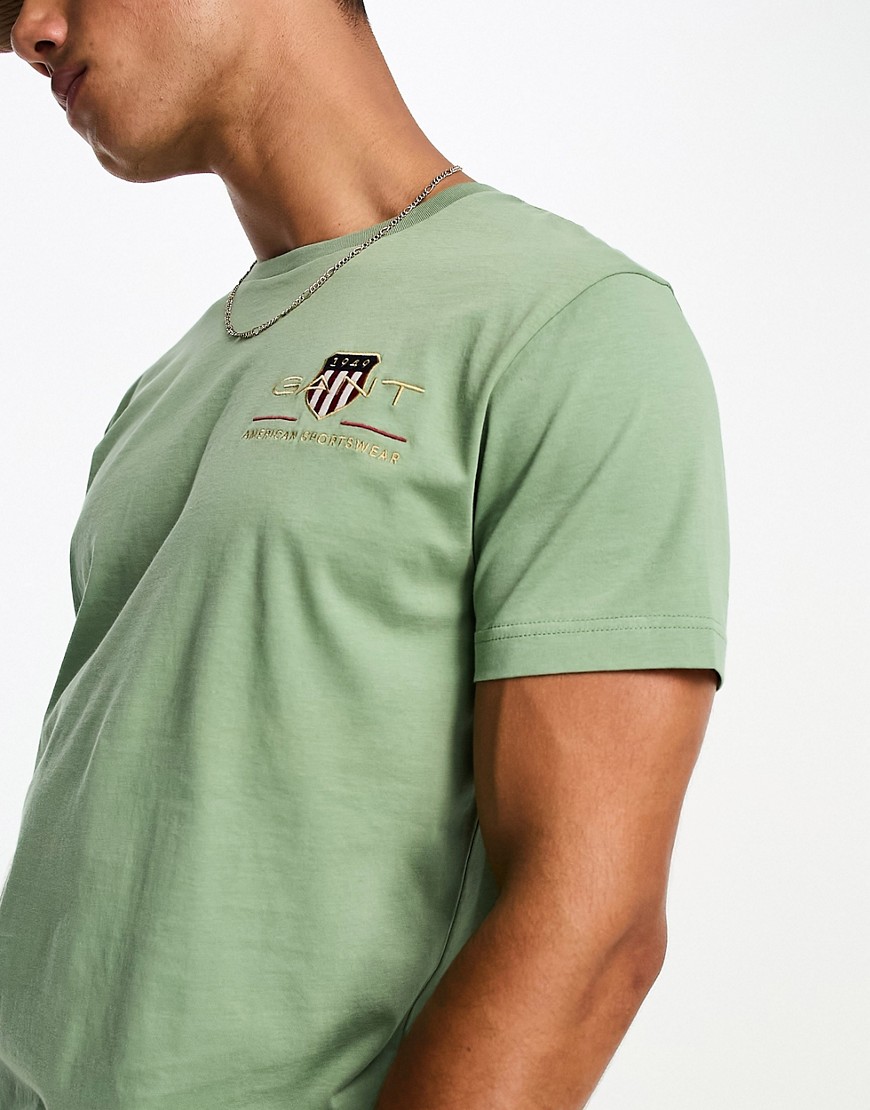 Archive - T-shirt verde medio con logo dello scudo ricamato sul petto - Gant T-shirt donna  - immagine3