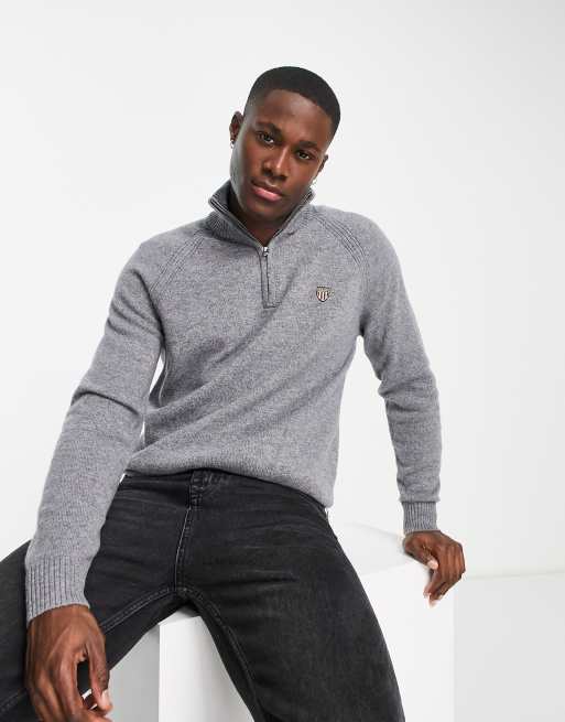 GANT - Banner - Maglione lavorato in lana d'agnello color grigio mélange scuro con zip corta e logo dello scudo