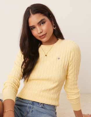 GANT - Baumwoll-Pullover in Gelb mit Zopfmuster, Logo und Rundhalsausschnitt