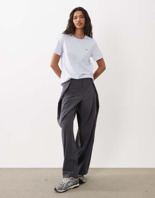 GANT - Camiseta lila entallada con logo de escudo pequeño, 2 de 4