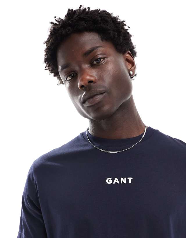 Gant - central small logo t-shirt in navy