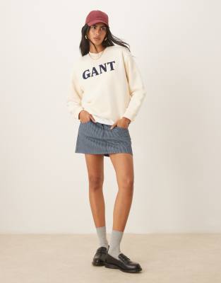 Gant Chest Logo Crew Neck Sweatshirt In White