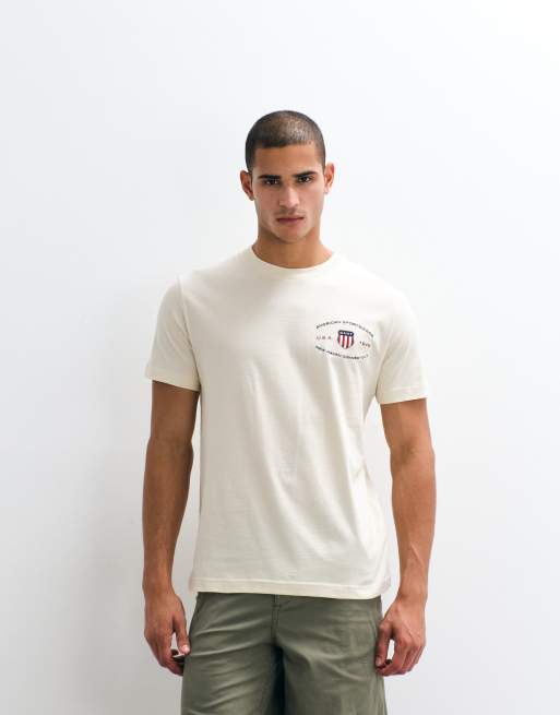 GANT chest print shield logo t-shirt in cream, 3 of 5