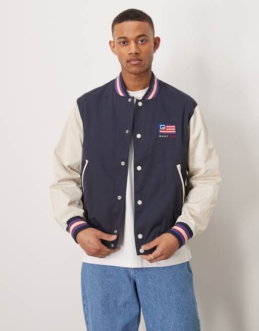 GANT - Giacca college blu navy con bandiera americana e logo applicati sul retro, 2 di 4
