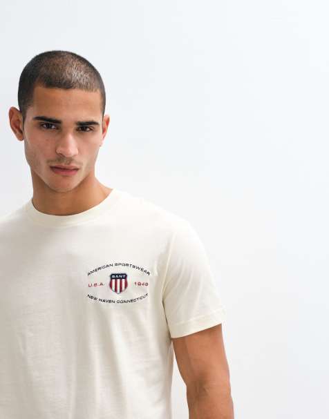 GANT – Gräddvit t-shirt med logga på bröstet - view 1