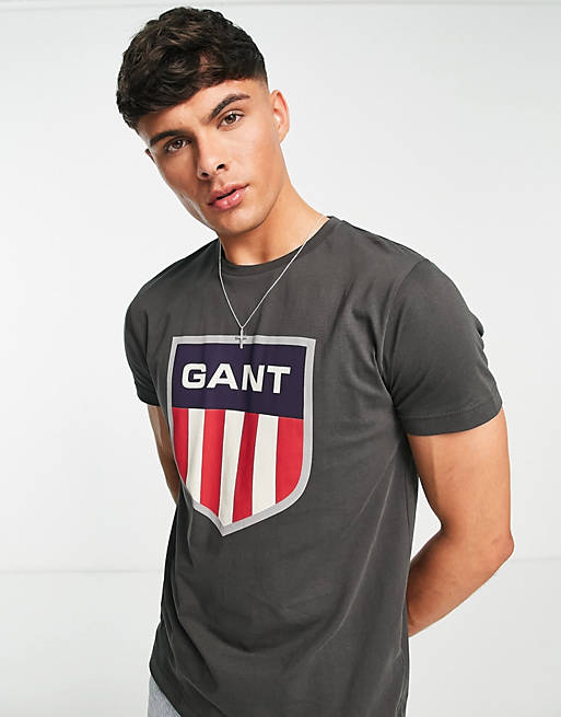GANT – Grafitgrå t-shirt med vapensköldslogga i retrostil