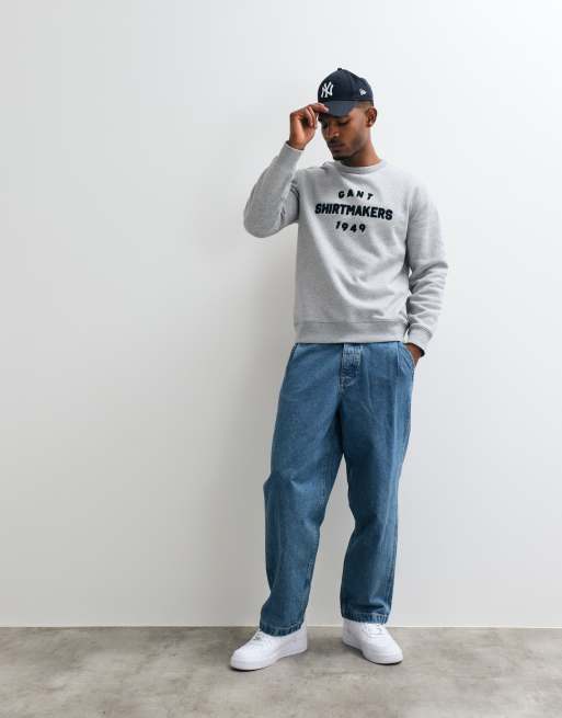 GANT graphic logo crew neck jumper in grey, 4 of 5