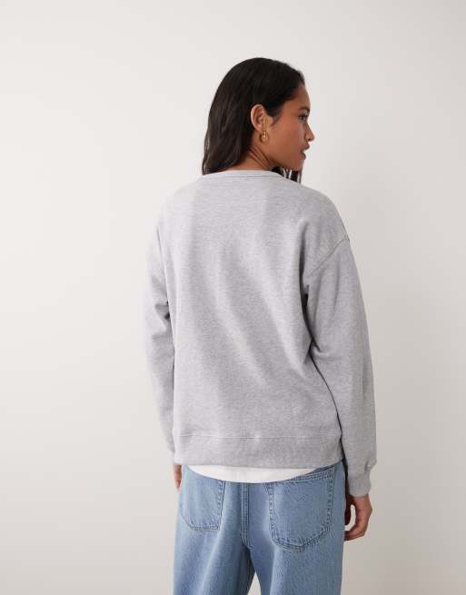 GANT graphic logo crew neck sweatshirt in light grey, 3 of 4