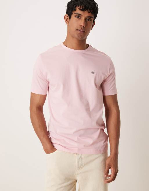 Gant – Jasnoróżowy T-shirt z logo z tarczą