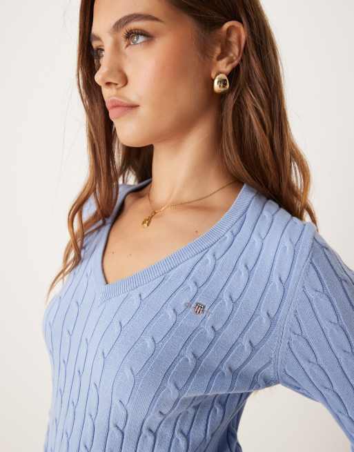 GANT - Katoenen gebreide trui met kabels en V-hals en logo in blauw