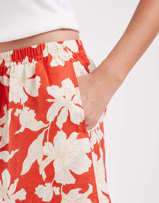 GANT Linen mix floral print shorts in red, 3 of 5