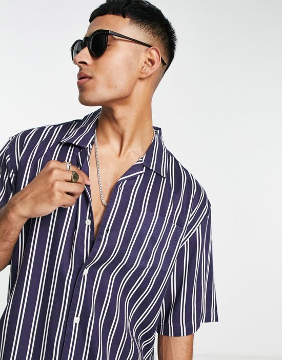 https://images.asos-media.com/products/gant-lyocell-stripe-short-sleeve-camp-shirt-in-navy/202073248-2?$n_550w$&wid=550&fit=constrain