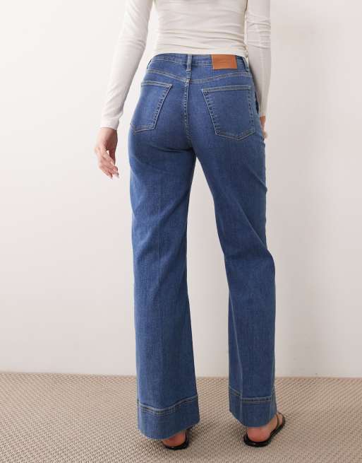 GANT – Maritime Schlagjeans in Mittelblau mit geknöpftem Taschendetail, 3 von 5