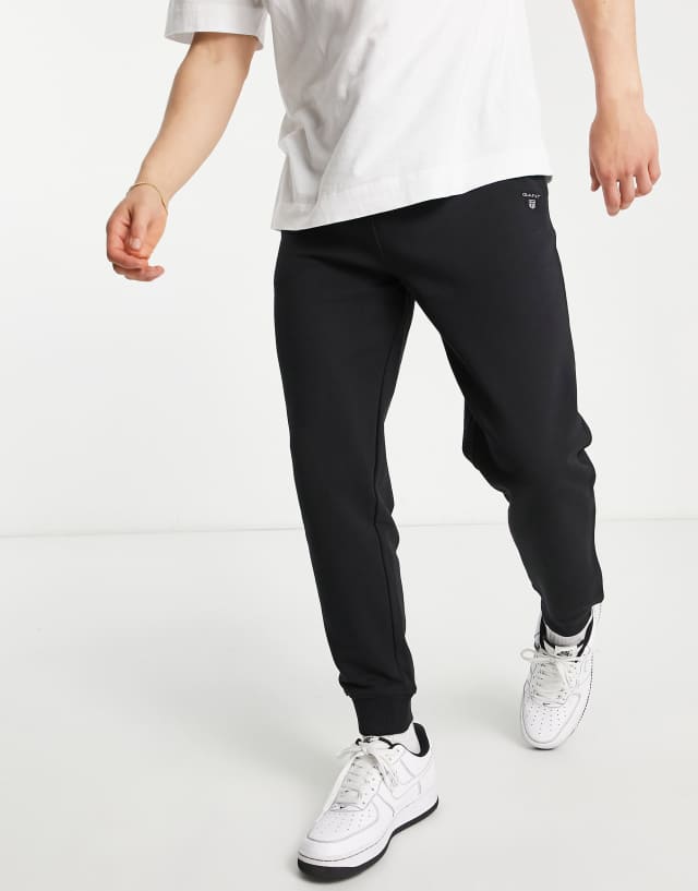 GANT original logo cuffed sweatpants in black