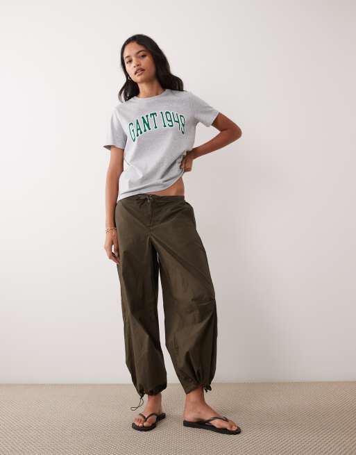 GANT regular fit graphic logo t-shirt in light grey, 3 of 4