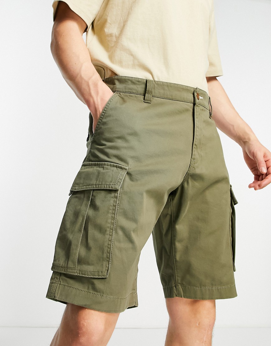 relaxed fit twill cargo shorts in green