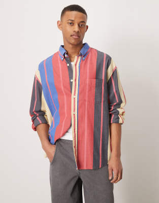 Seersucker-Hemd mit bunten Streifen und Oversize-Schnitt Bunt 56