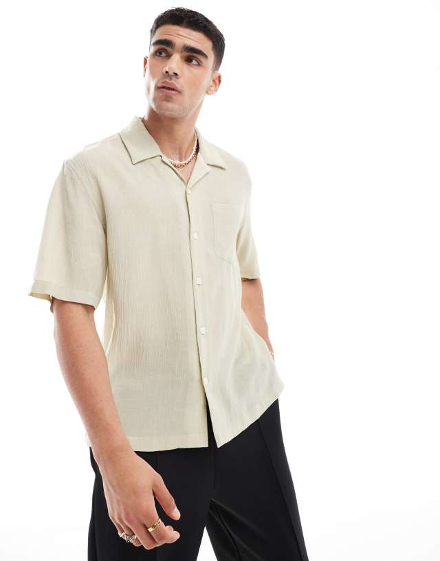 Gant - short sleeve texture camp collar relaxed fit shirt in beige