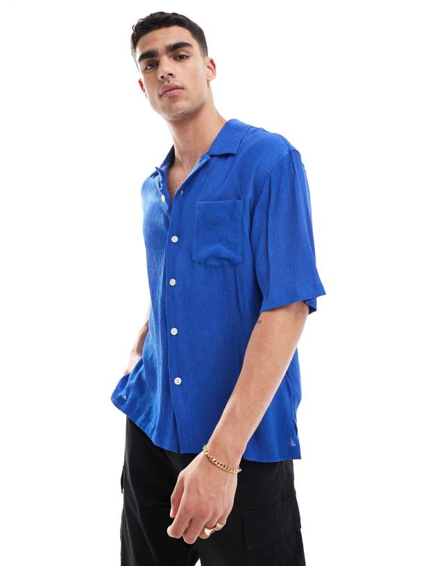 Gant - short sleeve texture camp collar relaxed fit shirt in mid blue