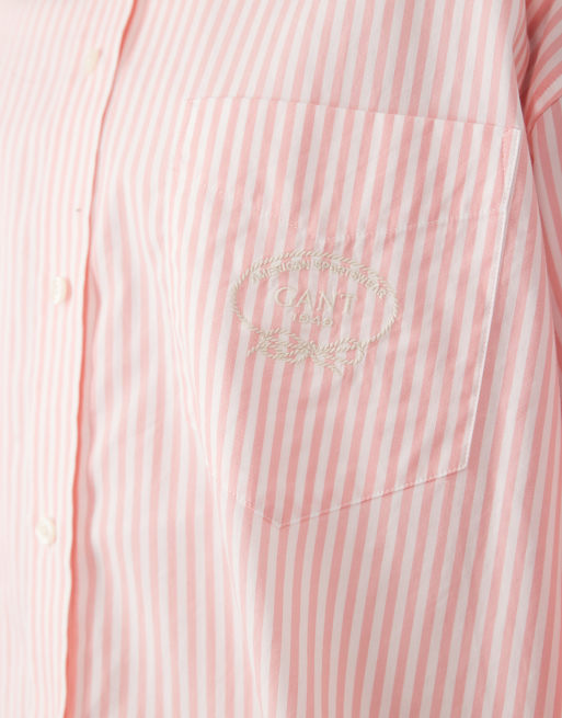 GANT small logo oversized shirt in pink, 3 of 4