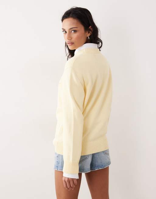 GANT small vintage logo crew neck sweatshirt in butter yellow , 2 of 4