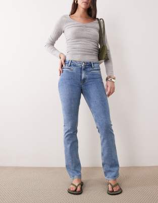 GANT - Stretchjeans in authentischem Blau mit ausgestelltem Bein