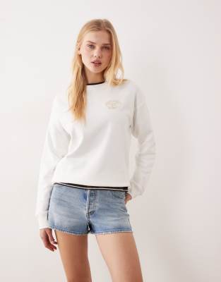GANT - Sweatshirt in Eierschalenweiß mit kleinem Vintage-Logo und Rundhalsausschnitt