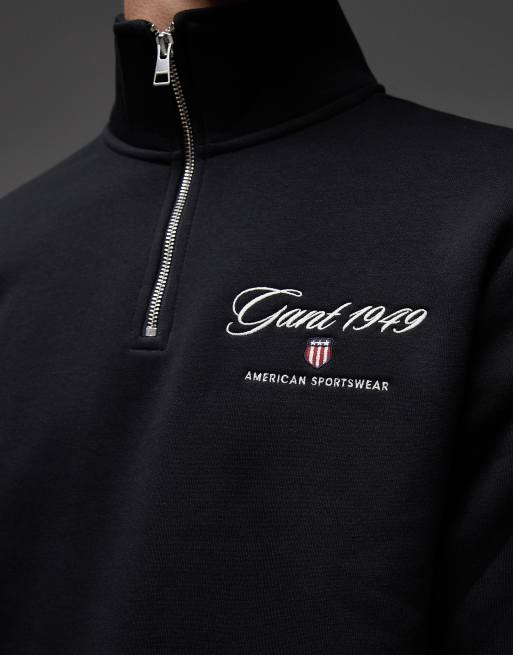 GANT – Sweatshirt in Schwarz mit kurzem Reißverschluss und Aufnäher auf der Brust, 5 von 5