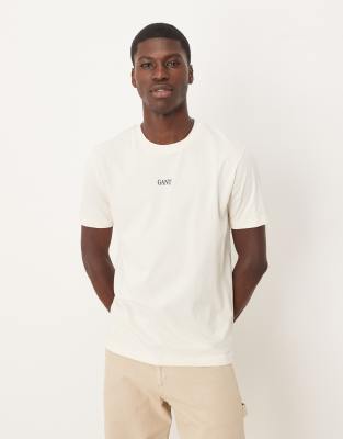 GANT - T-shirt à petit logo central - Crème-Blanc