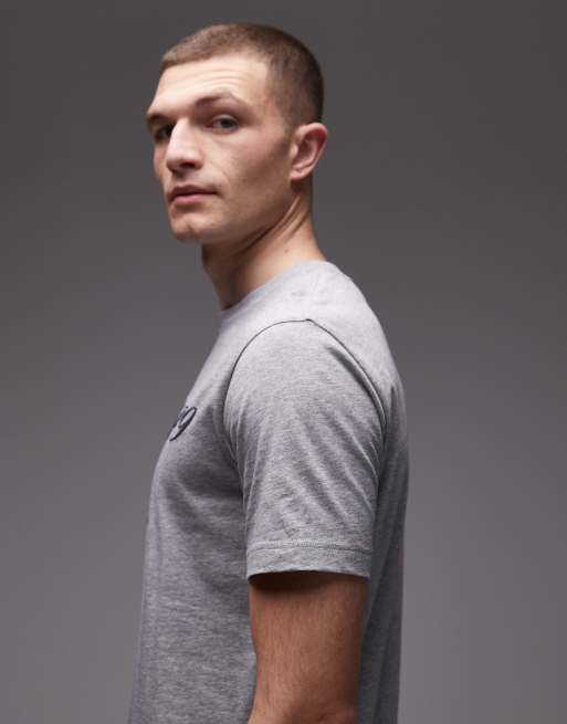 GANT – T-Shirt in Grau mit Logoschriftzug-Grafik im Brustbereich, 4 von 5
